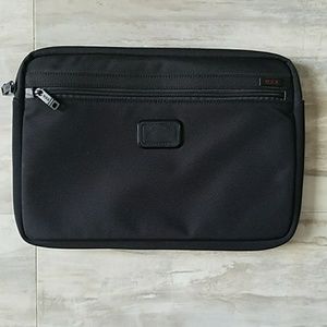 Tumi laptop sleeve 13 inch